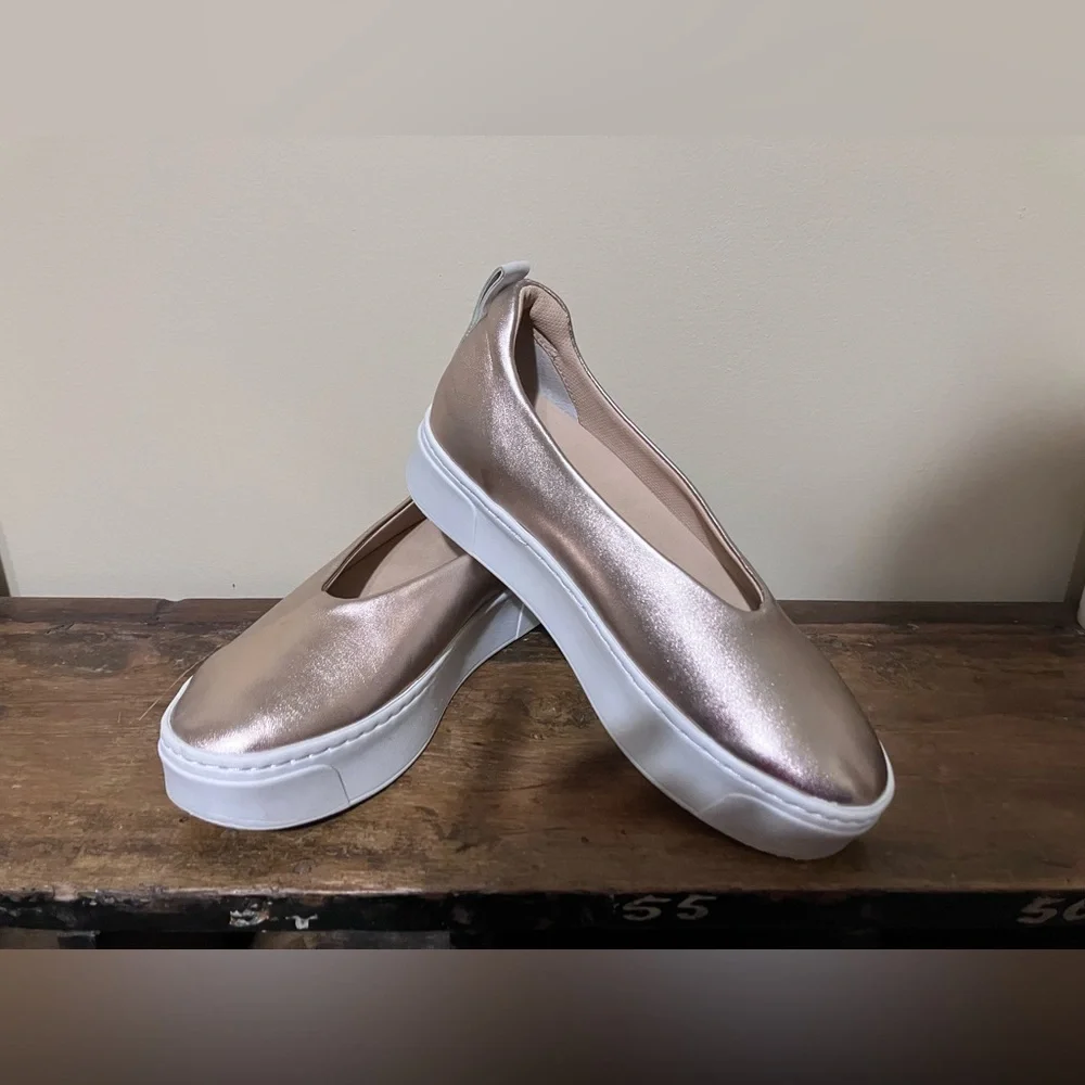 Naked Feet Regime Gold Shoes
